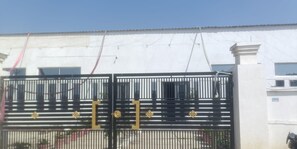 Exterior detail - Hotel AramNest (Raebareli)