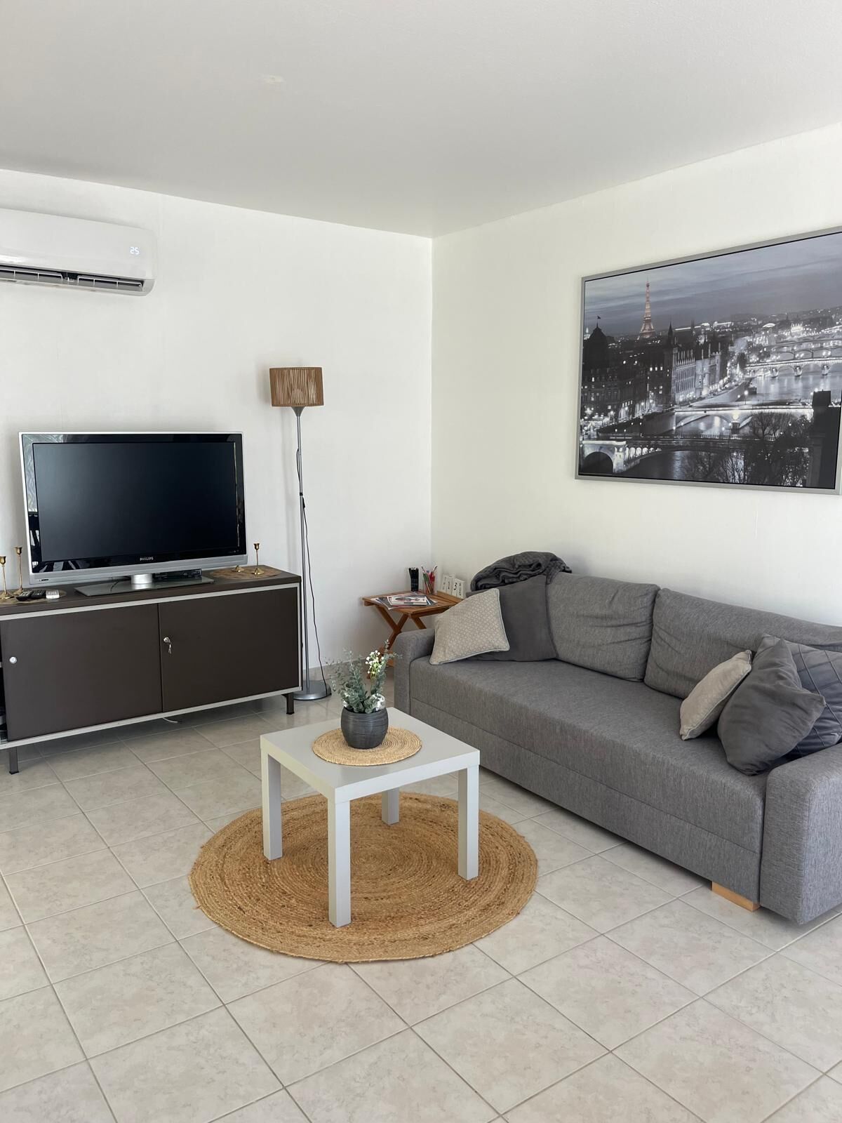 Fernseher, Tischtennisplatte