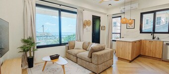 Nutmeg Nook, Stylish 1BR Home - Central St George