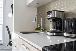 Monolocale Classic, vista città | Cucina privata