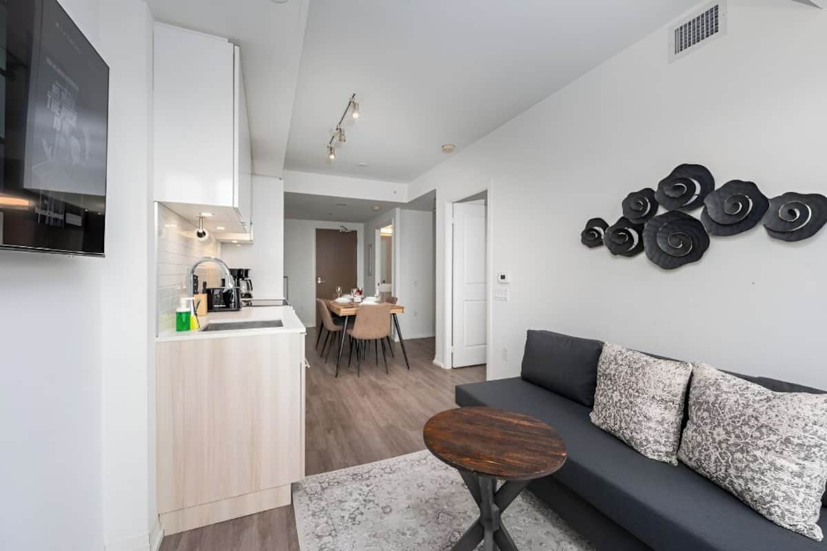 Familjelägenhet - 1 sovrum - balkong - utsikt mot staden | Vardagsrum