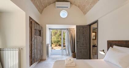 Luxury Villa with Trullo and private pool in Ostuni