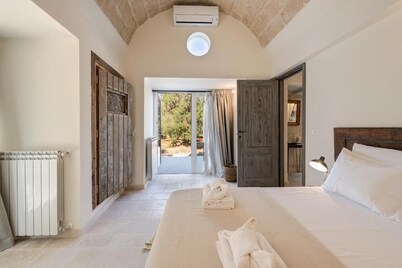 Luxury Villa with Trullo and private pool in Ostuni