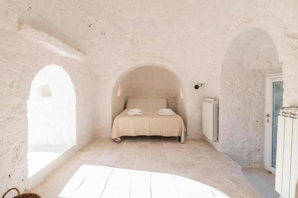3 bedrooms, iron/ironing board, travel cot, free WiFi