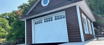 Piney Ledge: Cozy old-school Muskoka, prime Lake Joseph, west facing. Sleeps 8.