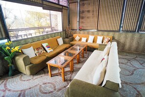 Living area - AARYA HOTEL & SPA Jim Corbett (Ramnagar)