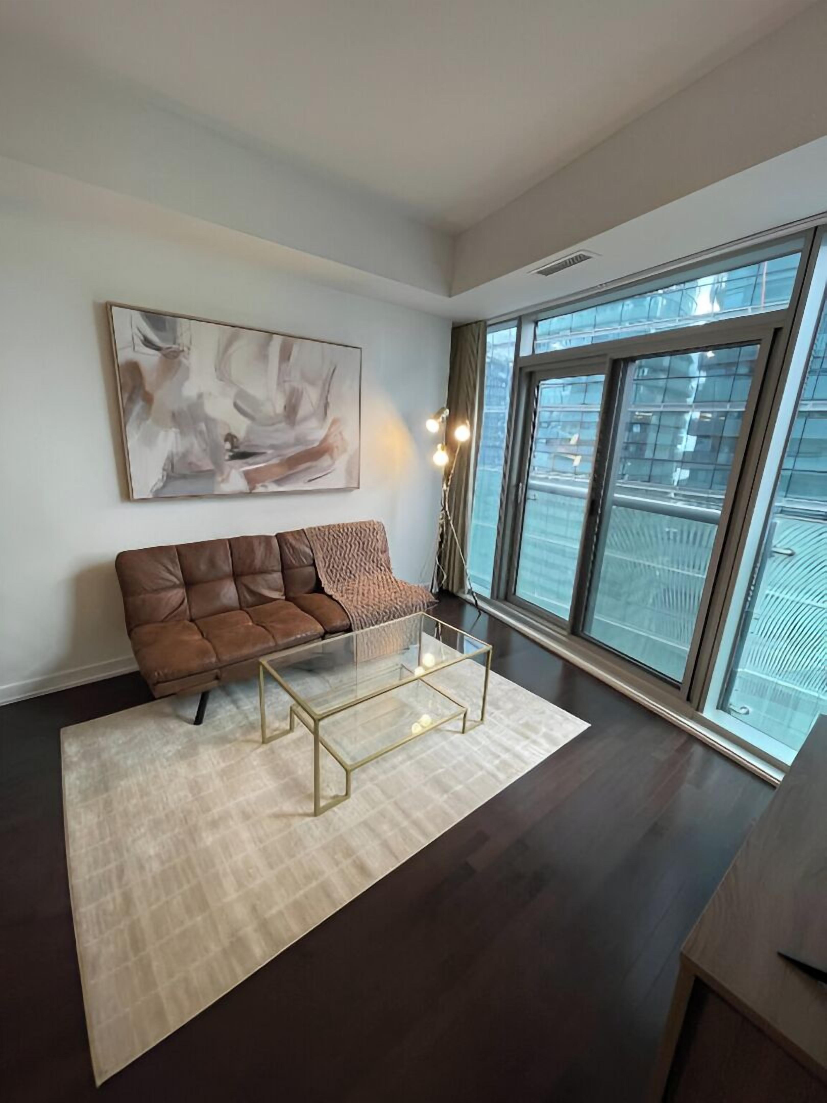Deluxe Condo, City View | Living area