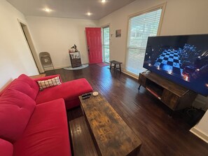 Living area - Gold House (Jackson)