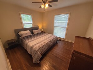 Room - Gold House (Jackson)