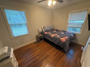 2 bedrooms, WiFi, bed sheets
