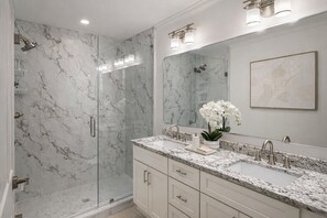 Shower, towels, soap, toilet paper - Upper Westside Retreat House 2 bedroom  Backyard  Covered Parking (Atlanta)