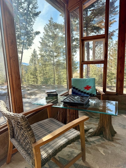 Ridgeline Retreat - Missoula Cabin - Upper Unit