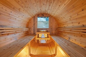 Sauna - Private Cedar Sauna Retreat - Kitchenette, King Bed, Kids & Pets OK - Deep Cove (North Vancouver)
