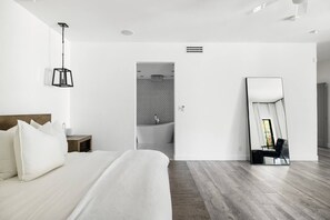 Desk, iron/ironing board, travel cot, WiFi - Modern Scottsdale Luxury | Pool, Spa | 30+ Night (Scottsdale)
