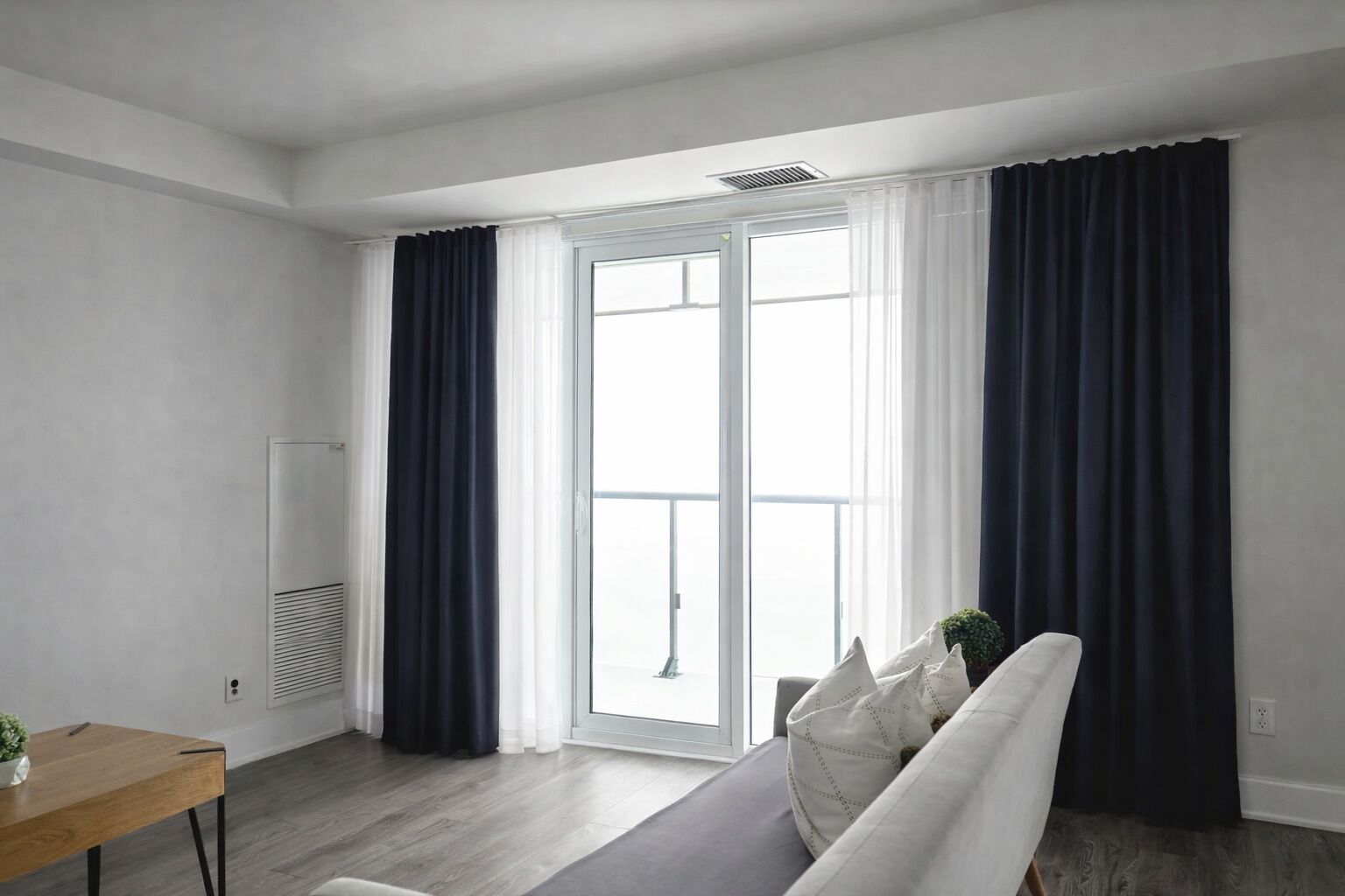 Premier Suite, 1 Queen Bed, Balcony, Lake View | Living area