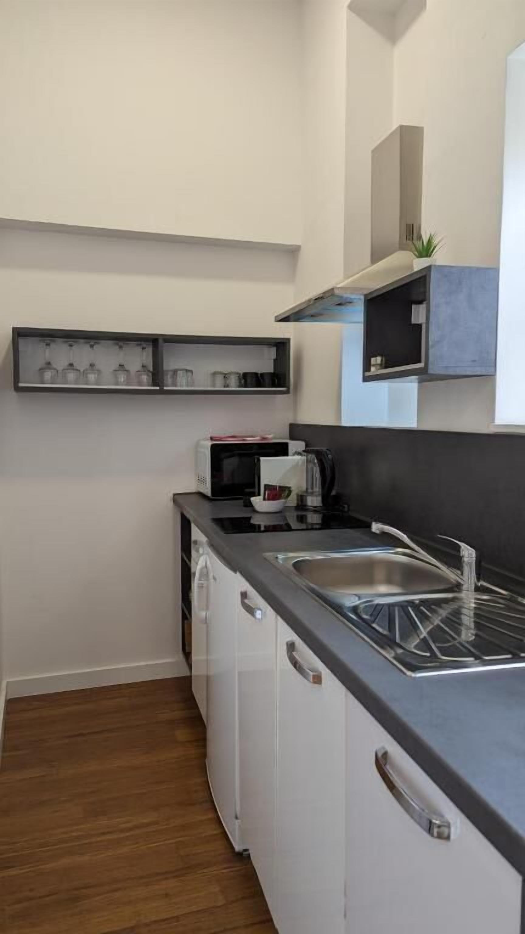 Studio Superior - uteplats - utsikt mot innergården | Eget kök