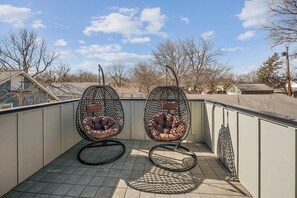 Property grounds - Designer 4 BR | Roof Deck, Fire Pit, Walk to Aggie (Manhattan)