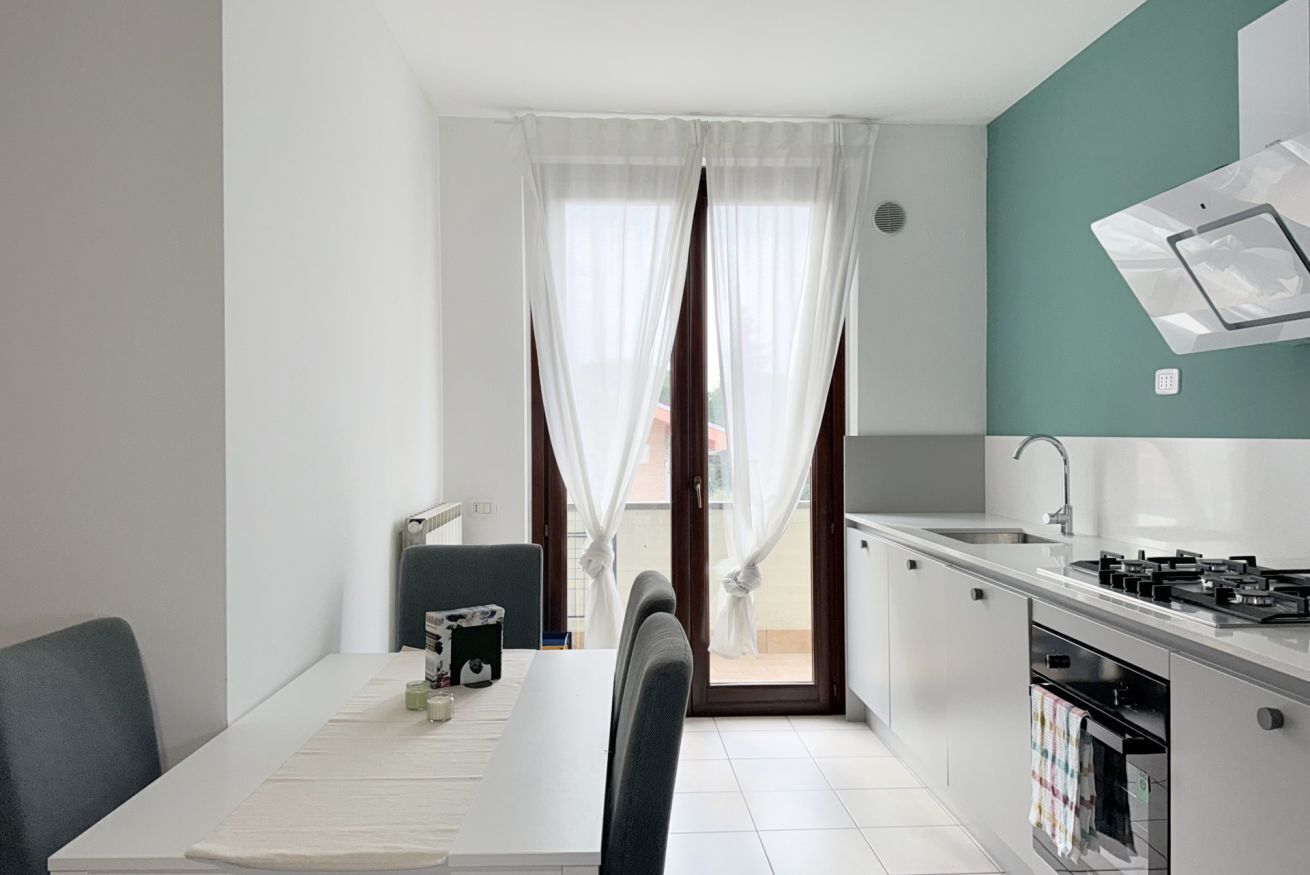 Fridge, dishwasher