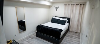 Cozy 3-bedroom house in awesome Magna with cool AC