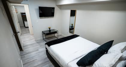 Cozy 3-bedroom house in awesome Magna with cool AC
