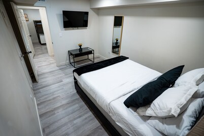 Cozy 3-bedroom house in awesome Magna with cool AC