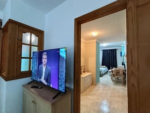 Room - Perdomo House (Vecindario)