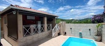 Complete house with a beautiful view of nature.
