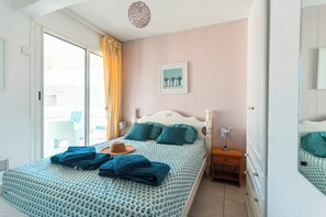 2 bedrooms, iron/ironing board, WiFi, bed sheets - Terrasses Catalanes Sea&Mountain View near the beach & private parking (Canet-en-Roussillon)