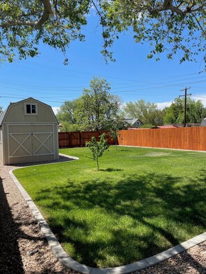 المنطقة المحيطة بالمنشأة