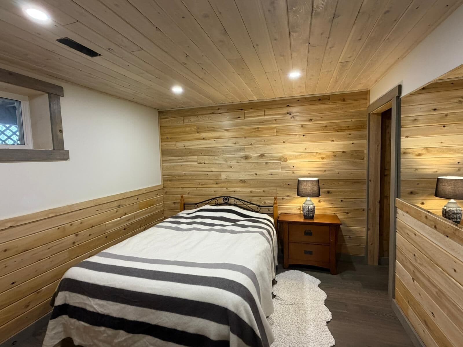 5 chambres, fer et planche à repasser, lit parapluie, Wi-Fi gratuit