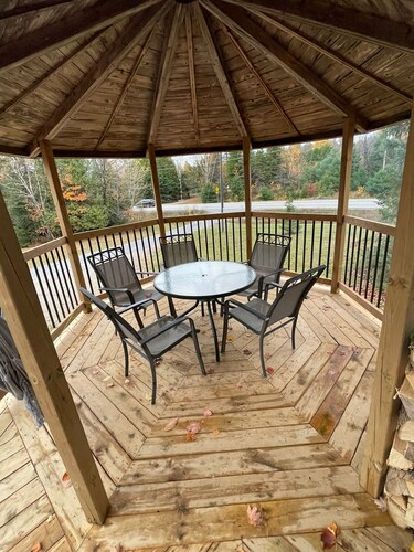 Hilltop 5 Bedroom 2 Bathroom Home with 30 acres