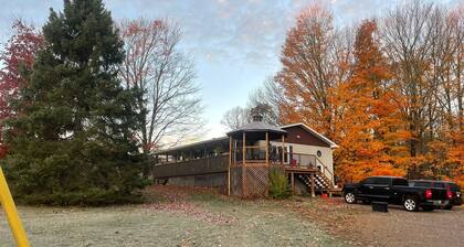 Hilltop 5 Bedroom 2 Bathroom Home with 30 acres