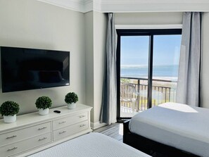 1 bedroom, iron/ironing board, WiFi, bed sheets - Palmetto Breeze Retreat. Oceanfront. Pet Friendly. (Myrtle Beach)