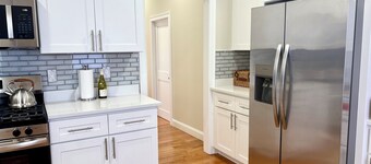 Broadway Nomad House in Providence