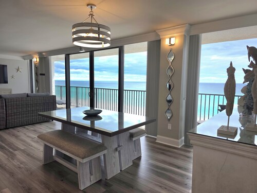 NEW Beachfront +GLASS+VIEW in 2MASTER Suites +BUNK ROOM+FREE BeachChair 702East