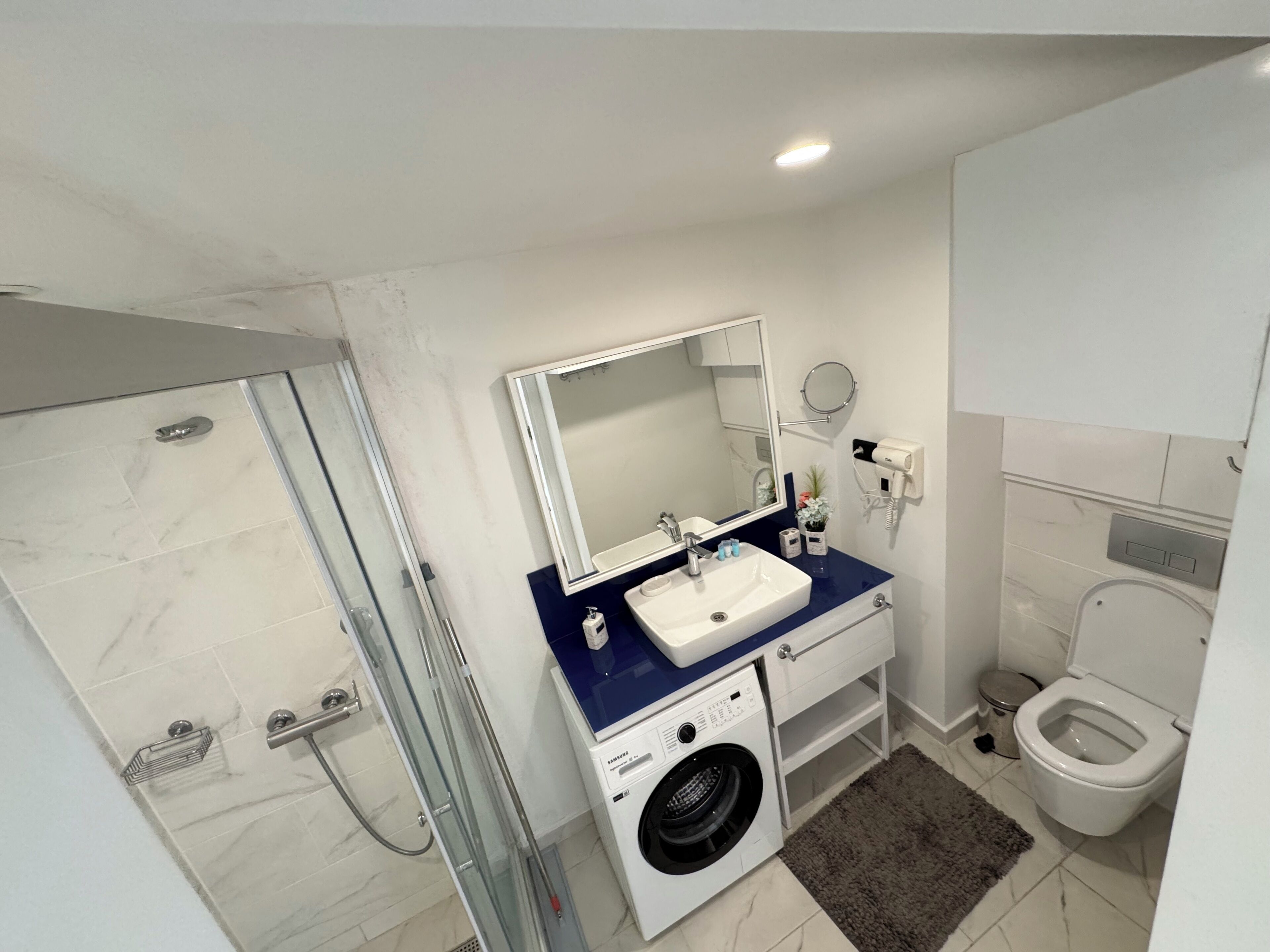 Comfort Apartment, Balcony, Sea View | Bathroom | Slippers