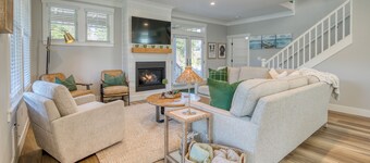 NEW! 10 min. Walk to Town & Beach, PVT Hot Tub + Fenced Yard, Bikes, Fire-pit