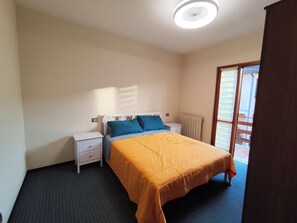2 bedrooms, WiFi, bed sheets