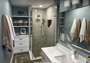 Shower, hair dryer, towels, soap - ENJOY SUNRISES, SUNSETS FROM THIS BEAUTIFUL 7TH FLOOR HUTCHINSON ISLAND CONDO!! (Jensen Beach)