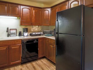 Private kitchen - Recently renovated 2-bedroom condo with AC in tranquil Massanutten Resort. (Massanutten)