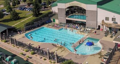 Recently renovated 2-bedroom condo with AC in tranquil Massanutten Resort.