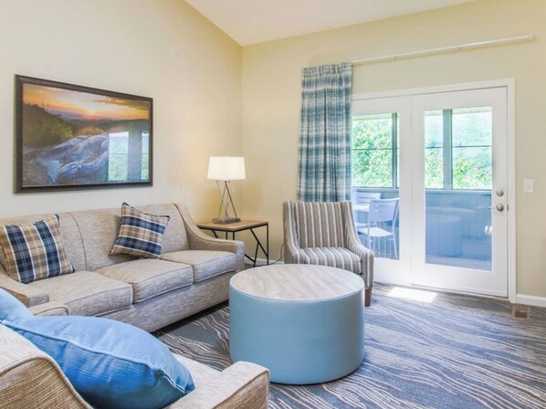 Living area - Recently renovated 2-bedroom condo with AC in tranquil Massanutten Resort. (Massanutten)