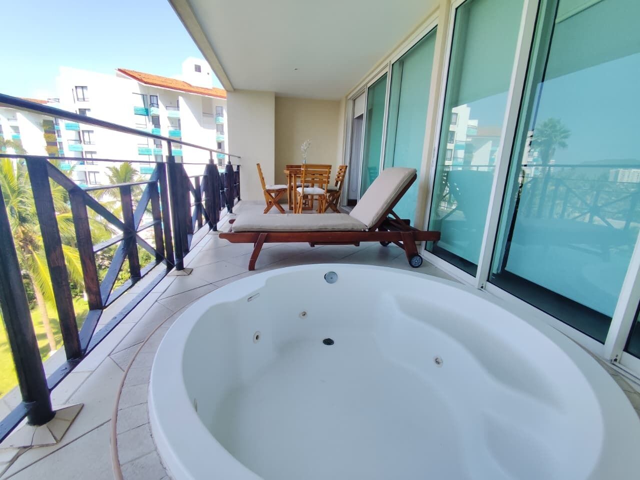 Bain à remous extérieur