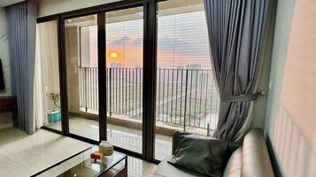 Premier-Apartment, 3 Schlafzimmer, Balkon, Stadtblick
