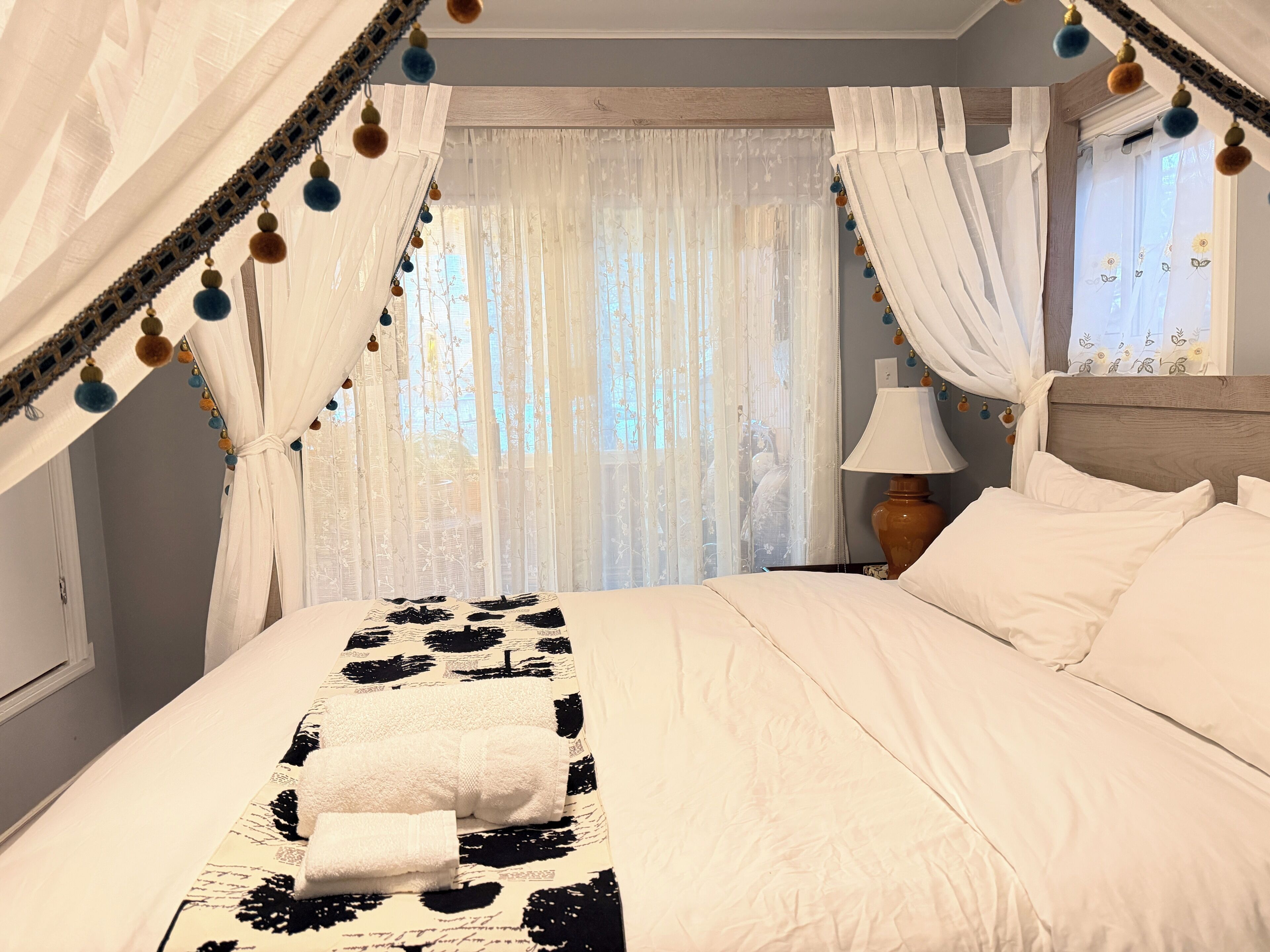 3 bedrooms, iron/ironing board, WiFi, bed sheets