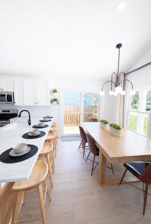 Dining - North Boulevard Breeze Stylish New Home Near Beaches & Historic District (St. Augustine)