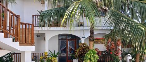 Family Room, 1 King Bed, Balcony, Pool View