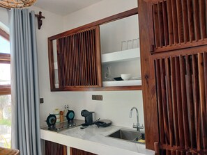 华丽别墅, 阳台, 泳池景观 | 私人厨房