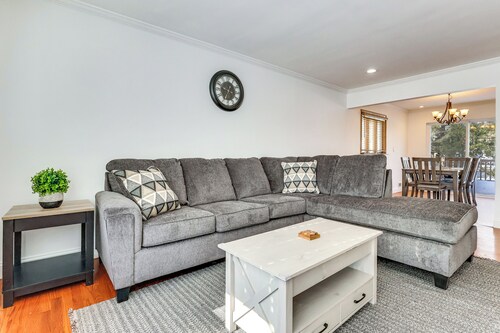 Family Fun in Scotch Plains! Home w/ Game Room