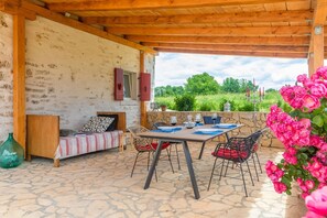 Outdoor dining - Istra Vidulini Croatia -My Nest - charming old house in the village near Rovinj (Vidulini)